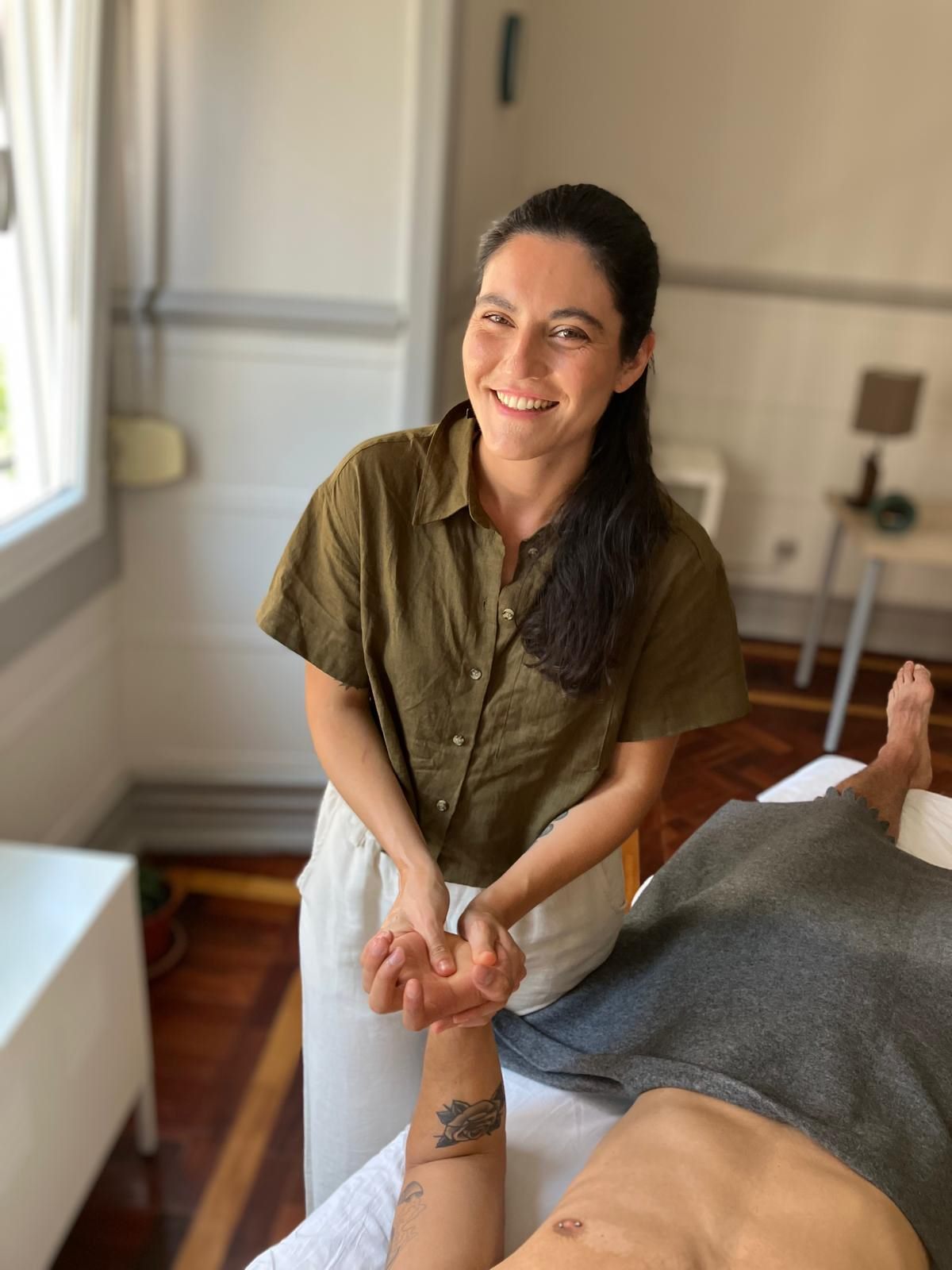 Belen durante uma sessão de massagem em Lisboa